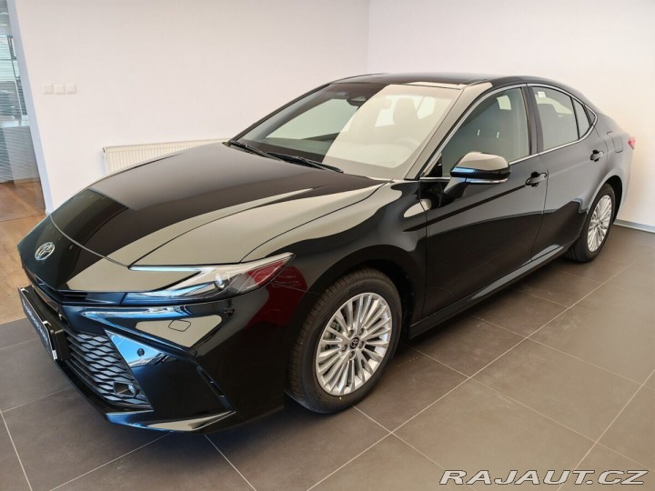 Toyota Camry 2,5 Hybrid CVT Comfort 1800