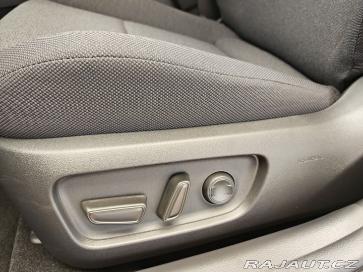 Toyota Camry 2,5 Hybrid CVT Comfort 2025