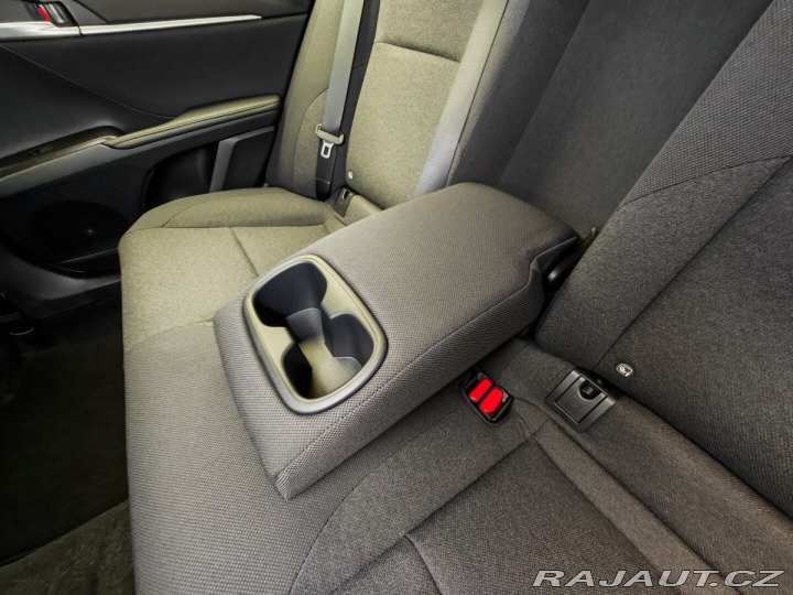 Toyota Camry 2,5 Hybrid CVT Comfort 2025