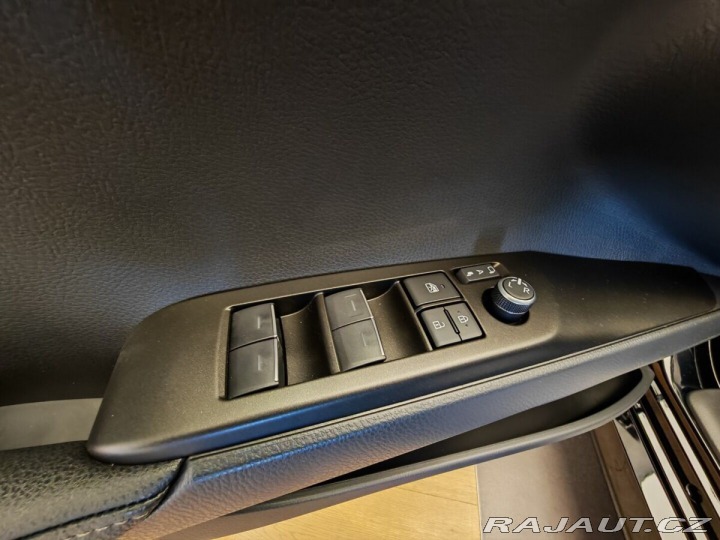 Toyota Camry 2,5 Hybrid CVT Comfort 2025