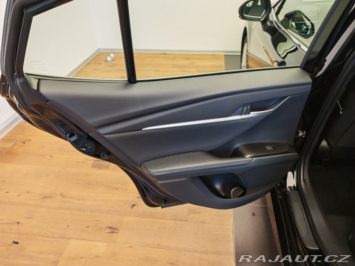 Toyota Camry 2,5 Hybrid CVT Comfort 1800