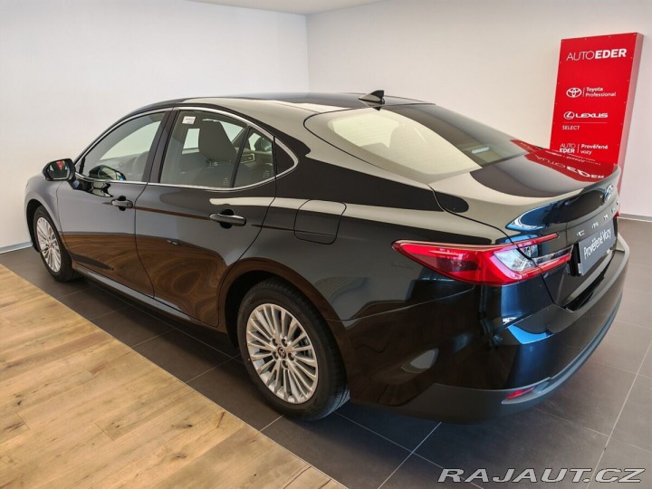 Toyota Camry 2,5 Hybrid CVT Comfort 1800