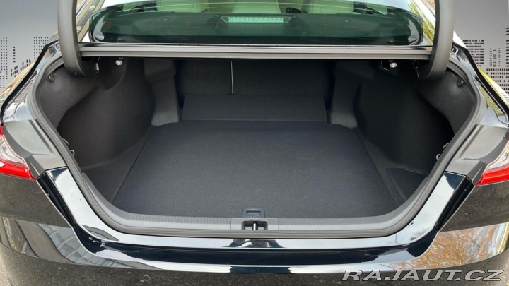 Toyota Camry 2,5 Hybrid CVT Prestige 2025