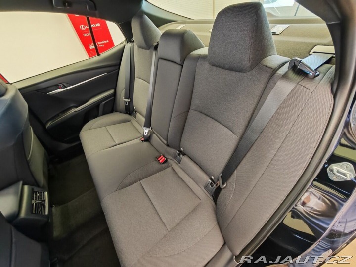 Toyota Camry 2,5 Hybrid CVT Comfort 1800