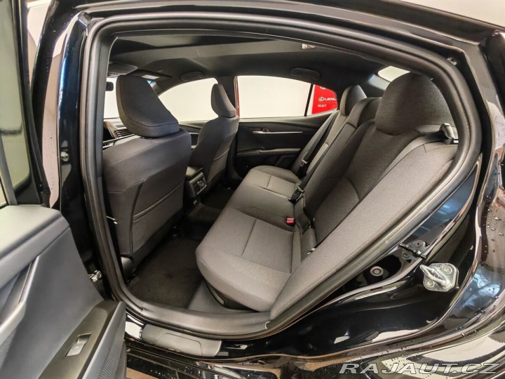 Toyota Camry 2,5 Hybrid CVT Comfort 1800