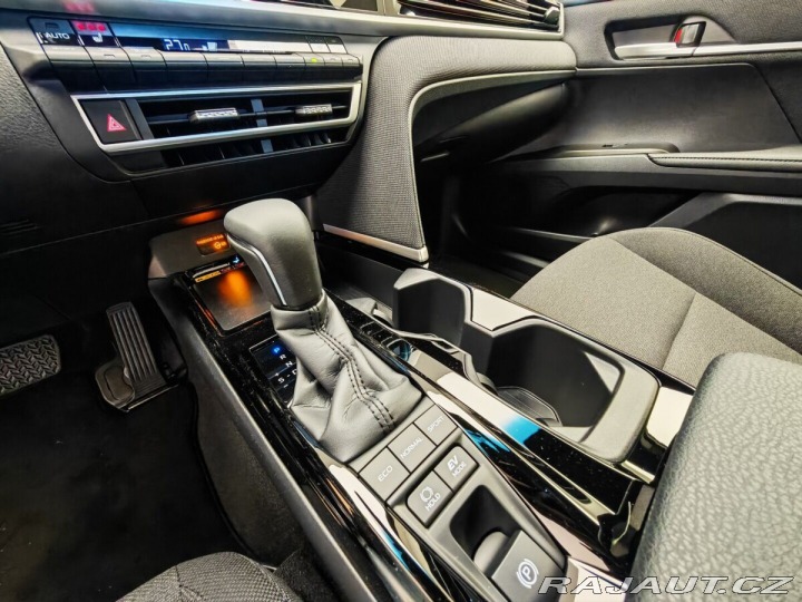 Toyota Camry 2,5 Hybrid CVT Comfort 1800