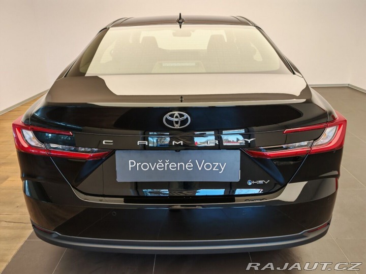 Toyota Camry 2,5 Hybrid CVT Comfort 1800