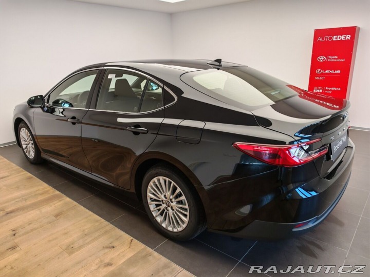 Toyota Camry 2,5 Hybrid CVT Comfort 1800