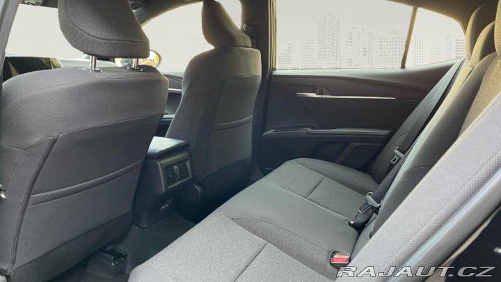 Toyota Camry 2,5 Hybrid CVT Comfort 2025