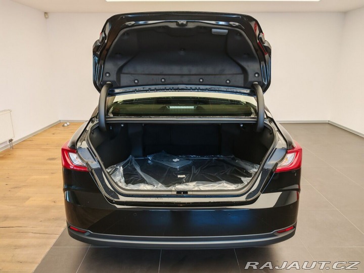 Toyota Camry 2,5 Hybrid CVT Comfort 1800