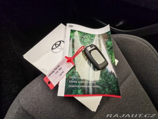 Toyota Camry 2,5 Hybrid CVT Comfort 2025