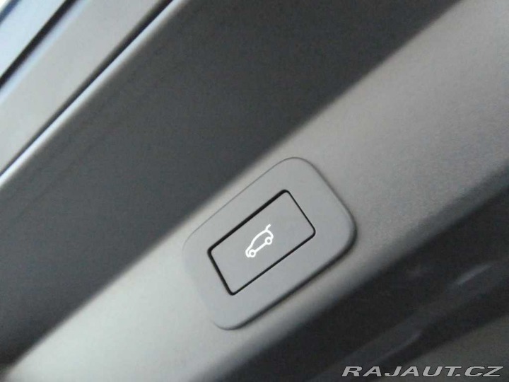 Land Rover Range Rover Sport Dynamic HSE P460e 2026