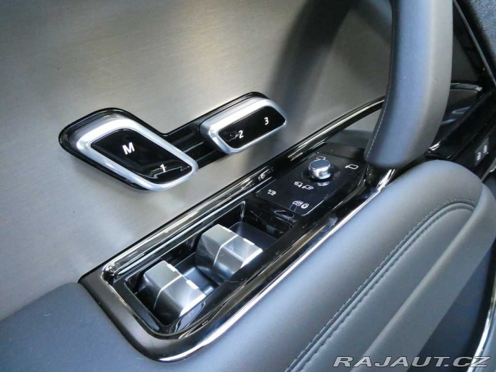 Land Rover Range Rover Sport Dynamic HSE P460e 2025