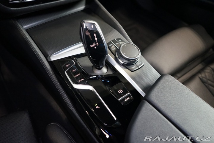 BMW 5 40i*xDRIVE*TAŽ*H/K*CAMERA 2022