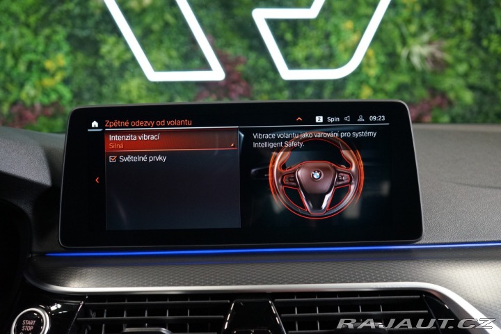 BMW 5 40i*xDRIVE*TAŽ*H/K*CAMERA 2022