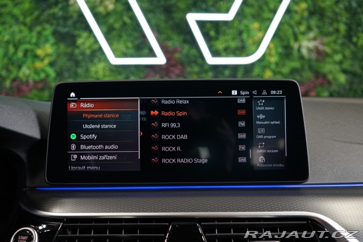 BMW 5 40i*xDRIVE*TAŽ*H/K*CAMERA 2022