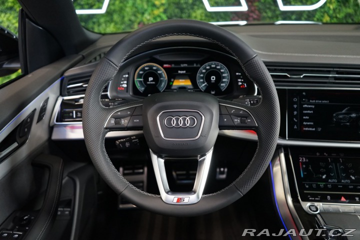 Audi Q8 TFSIe*QUATTRO*TAŽ*B&O 2025