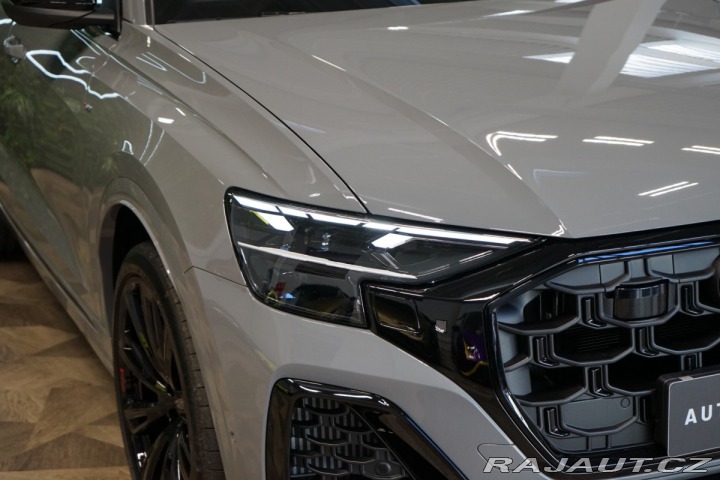 Audi Q8 TFSIe*QUATTRO*TAŽ*B&O 2025