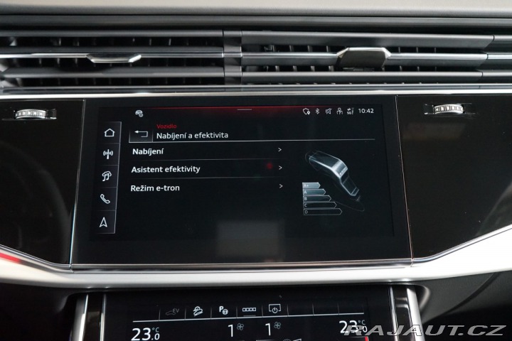 Audi Q8 TFSIe*QUATTRO*TAŽ*B&O 2025