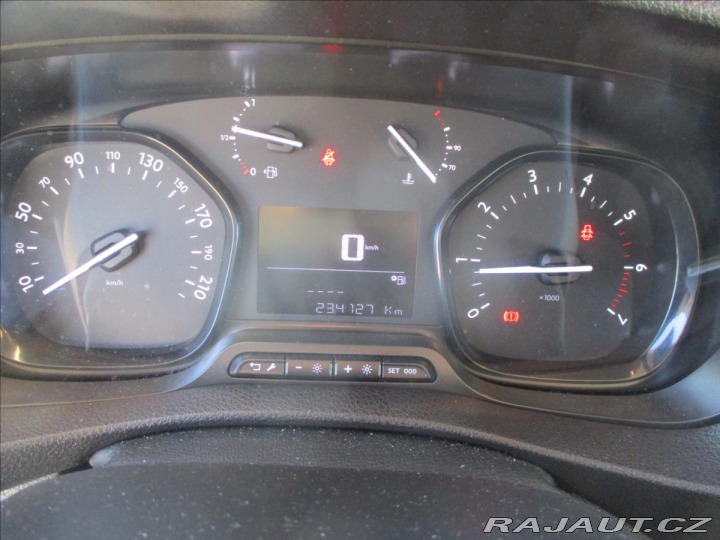 Citroën Jumpy 2,0 HDi 106kw 6míst Long, 2023