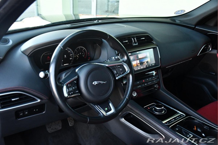 Jaguar F-Pace 20d AWD PANO 2XKOLA 2016