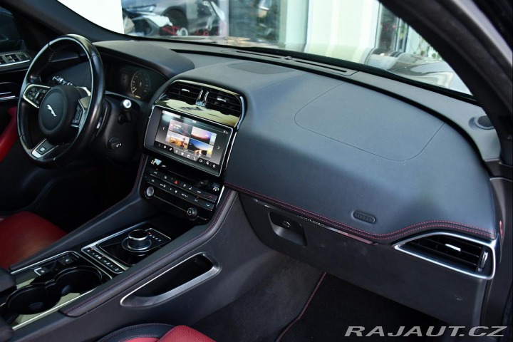 Jaguar F-Pace 20d AWD PANO 2XKOLA 2016