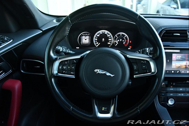 Jaguar F-Pace 20d AWD PANO 2XKOLA 2016