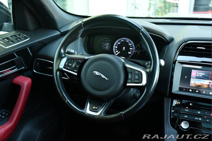 Jaguar F-Pace 20d AWD PANO 2XKOLA 2016