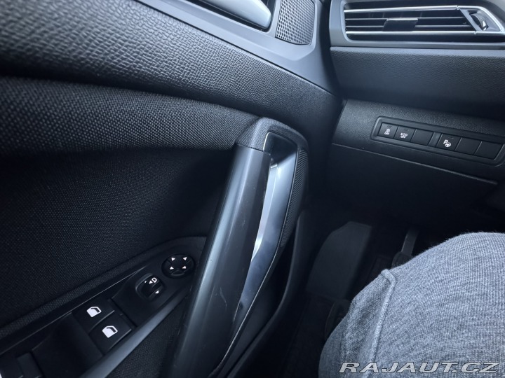 Peugeot 308 1,6 HDI 88 KW 2. MAJ.KOLA 2016