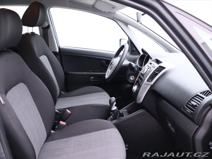 Kia Venga 1,4 CVVT 66kW CZ Klimatiz 2011