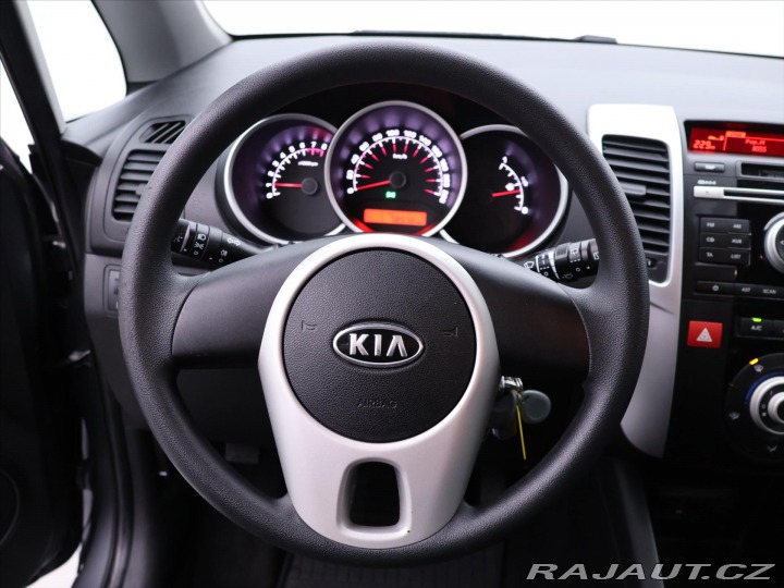 Kia Venga 1,4 CVVT 66kW CZ Klimatiz 2011