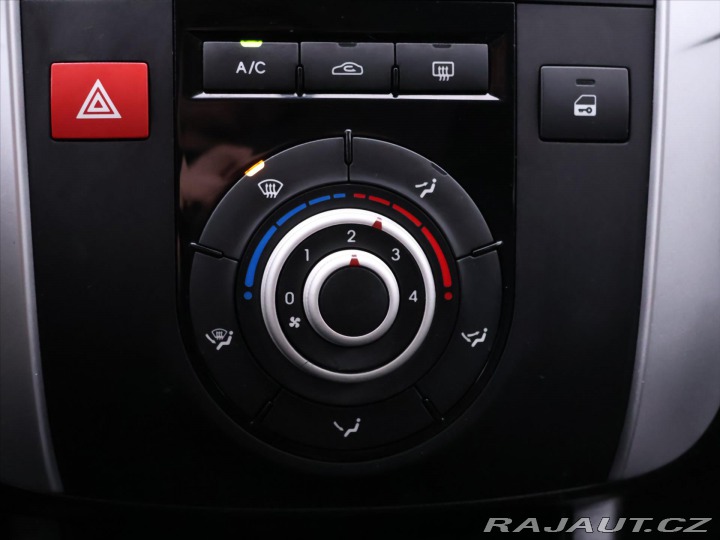 Kia Venga 1,4 CVVT 66kW CZ Klimatiz 2011