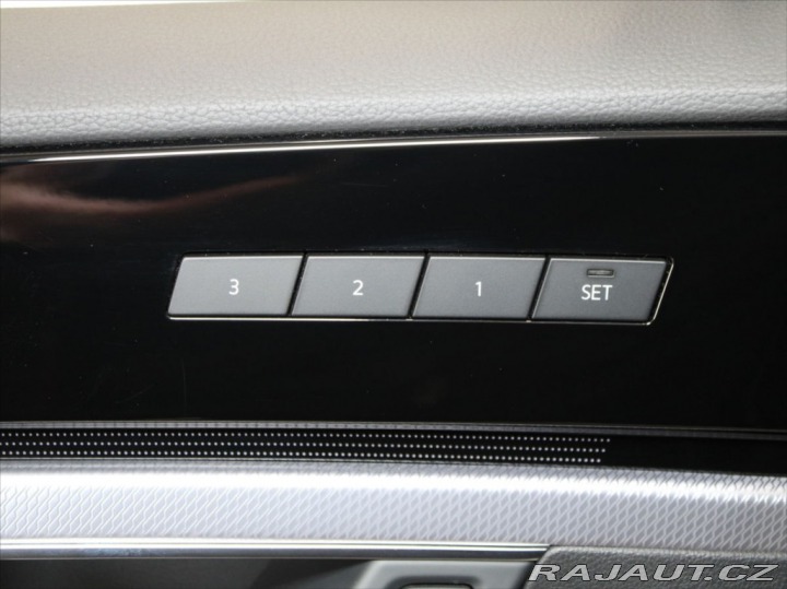 Volkswagen Touareg 3,0 TDi 210kW R-Line 68tk 2023