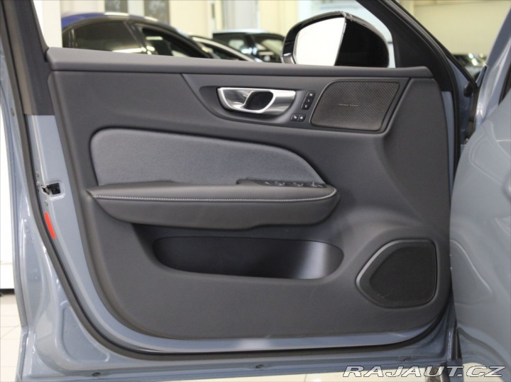 Volvo S60 2,0 B5 AWD AT Ultimate PA 2024