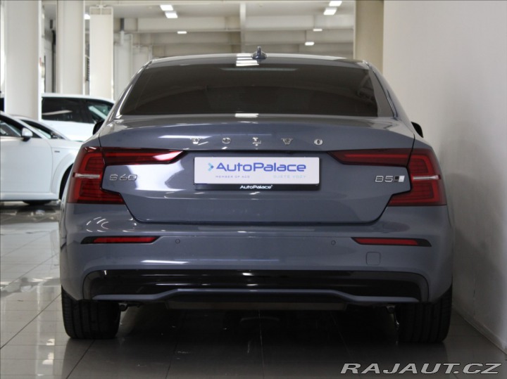 Volvo S60 2,0 B5 AWD AT Ultimate PA 2024