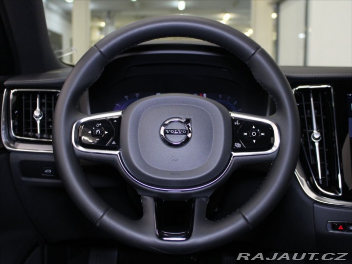 Volvo S60 2,0 B5 AWD AT Ultimate PA 2024