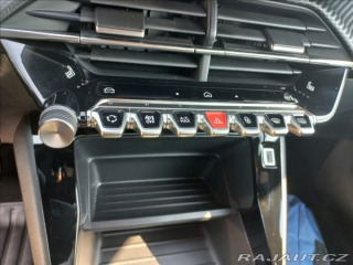 Peugeot 2008 1,2 STYLE Hybrid 145 e-DC 2025