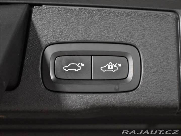 Volvo XC60 2,0 B4 AWD Momentum Pro B 2021