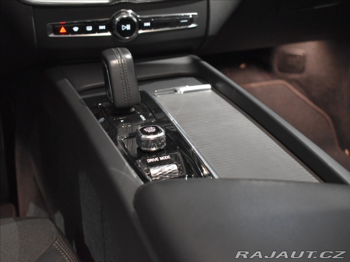 Volvo XC60 2,0 B4 AWD Momentum Pro B 2021