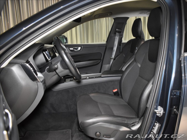 Volvo XC60 2,0 B4 AWD Momentum Pro B 2021