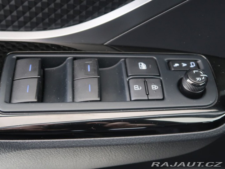 Toyota C-HR 2.0Hybrid,CZ,1Maj,Selecti 2021