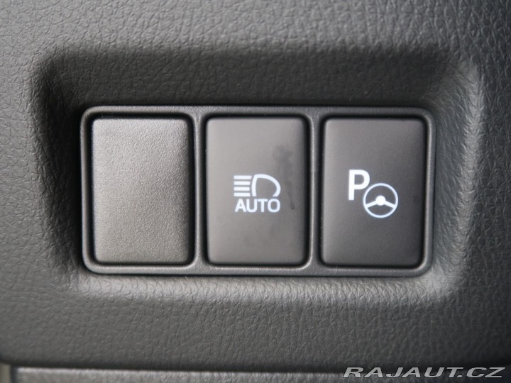 Toyota C-HR 2.0Hybrid,CZ,1Maj,Selecti 2021