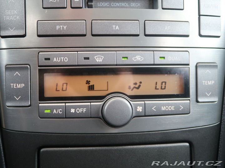 Toyota Avensis 2.0VVT-i,108kW,CZ,Manuál 2003