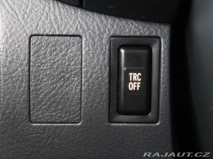 Toyota Avensis 2.0VVT-i,108kW,CZ,Manuál 2003