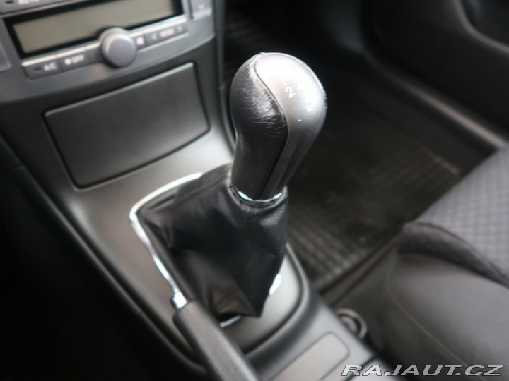 Toyota Avensis 2.0VVT-i,108kW,CZ,Manuál 2003