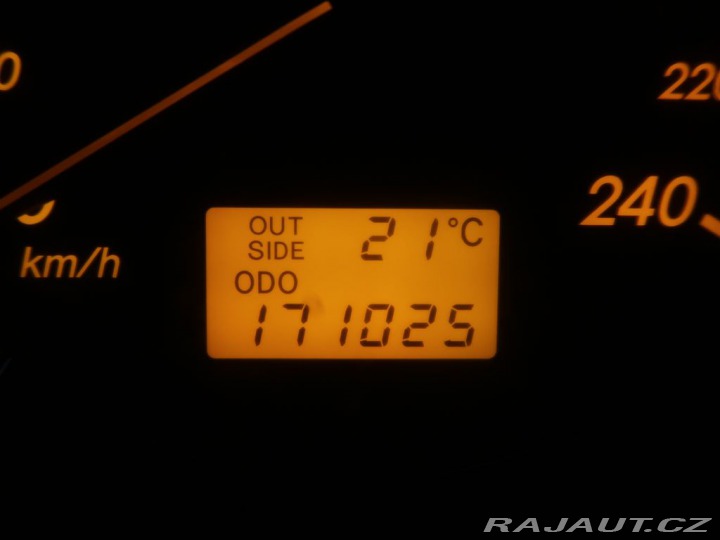 Toyota Avensis 2.0VVT-i,108kW,CZ,Manuál 2003