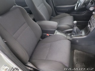 Toyota Avensis 2.0VVT-i,108kW,CZ,Manuál 2003