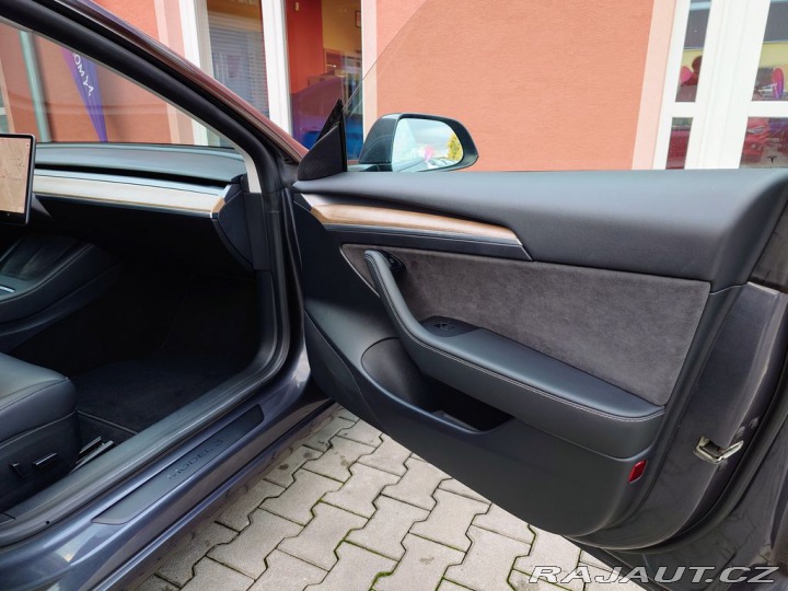 Tesla Model 3 D.M Long Range 366 kW REZ 2021
