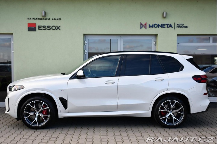 BMW X5 xD30d M-SPORT REZERVACE 2024