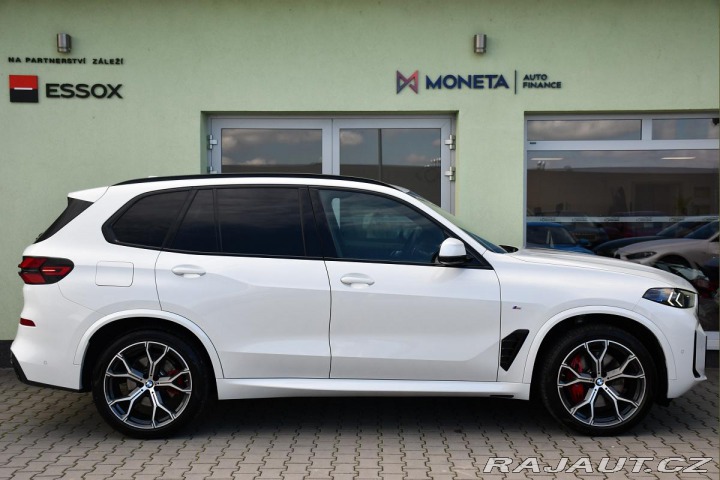 BMW X5 xD30d M-SPORT REZERVACE 2024